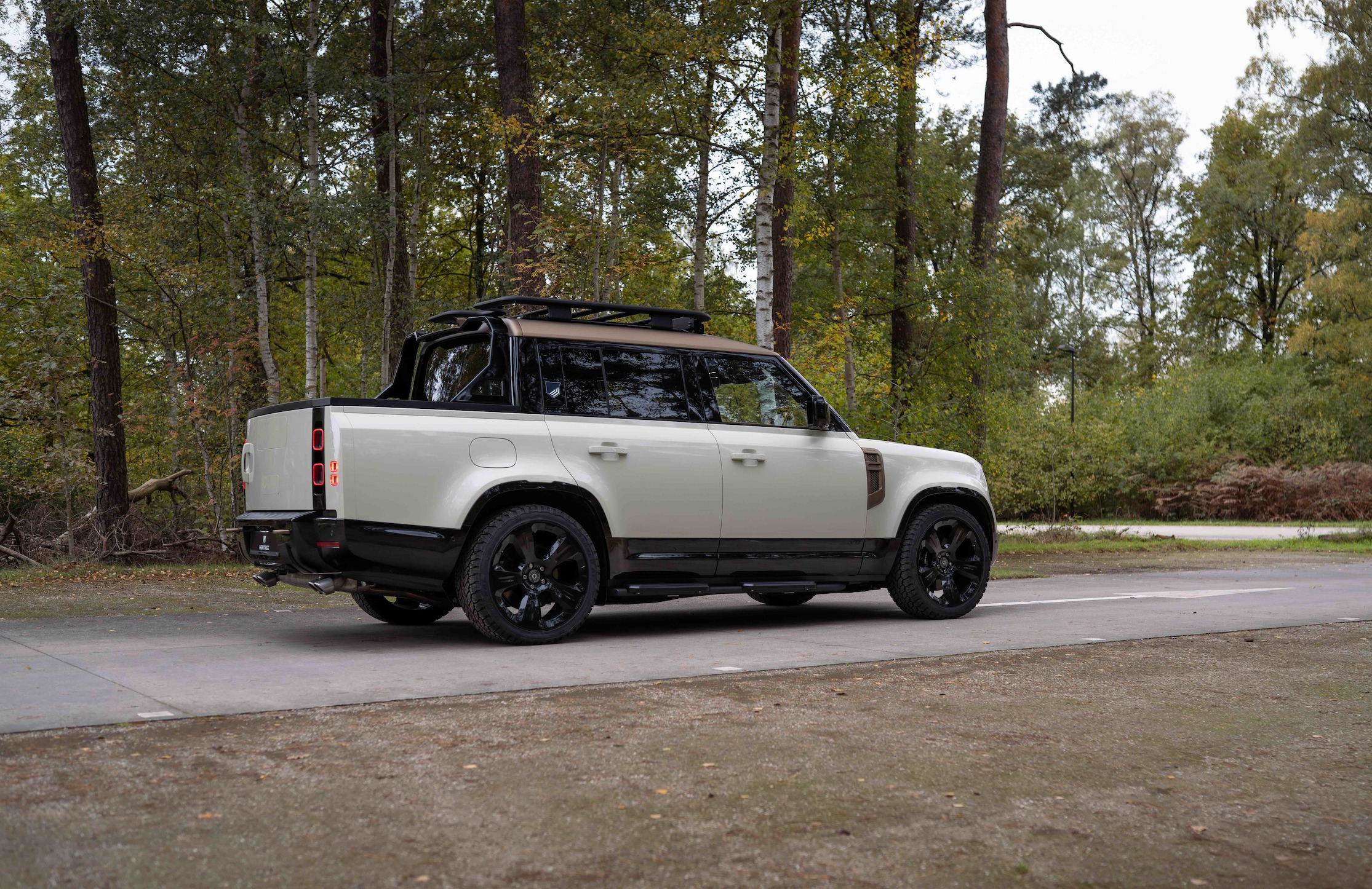 Defender Bakkie rear