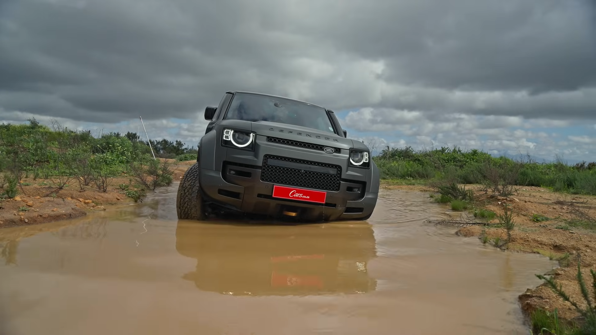 Defender Octa wading