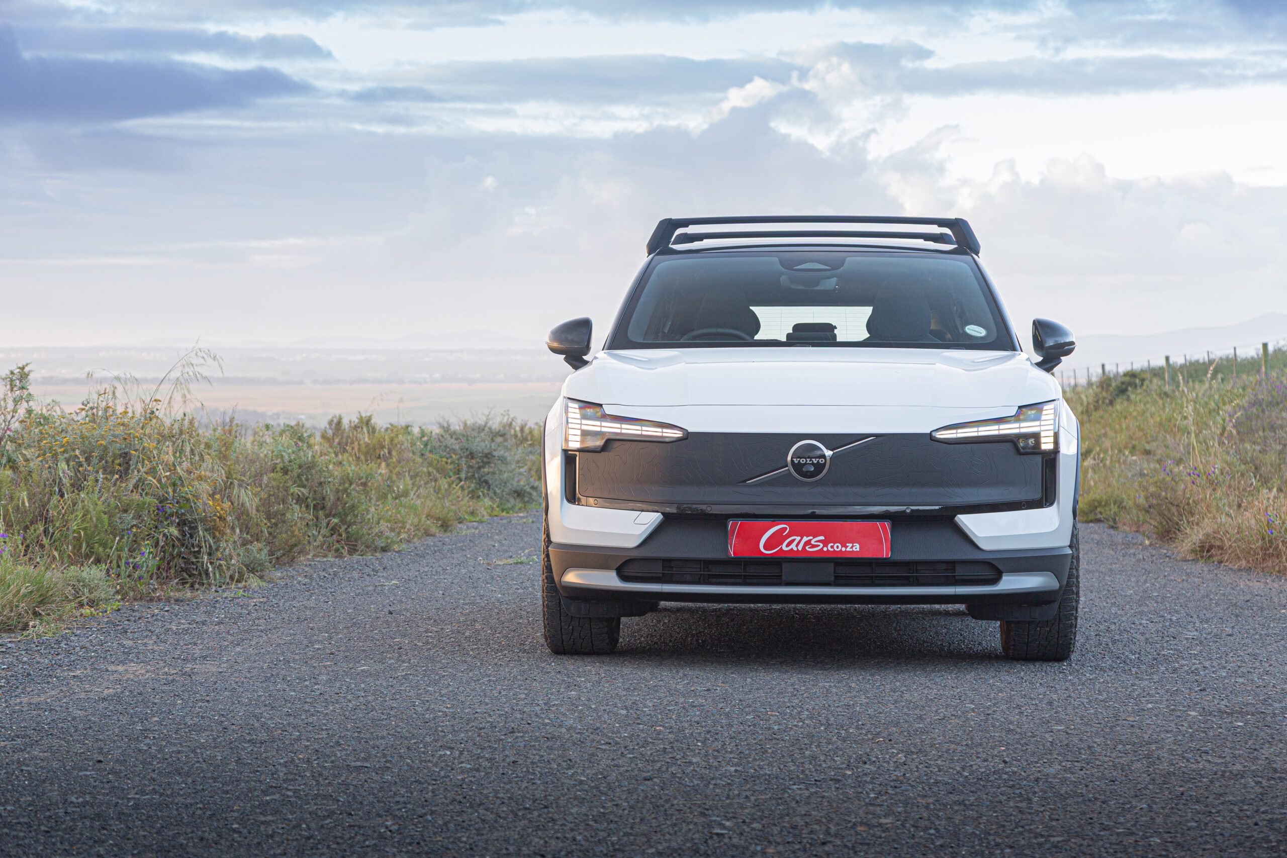 Volvo EX30 Cross Country front