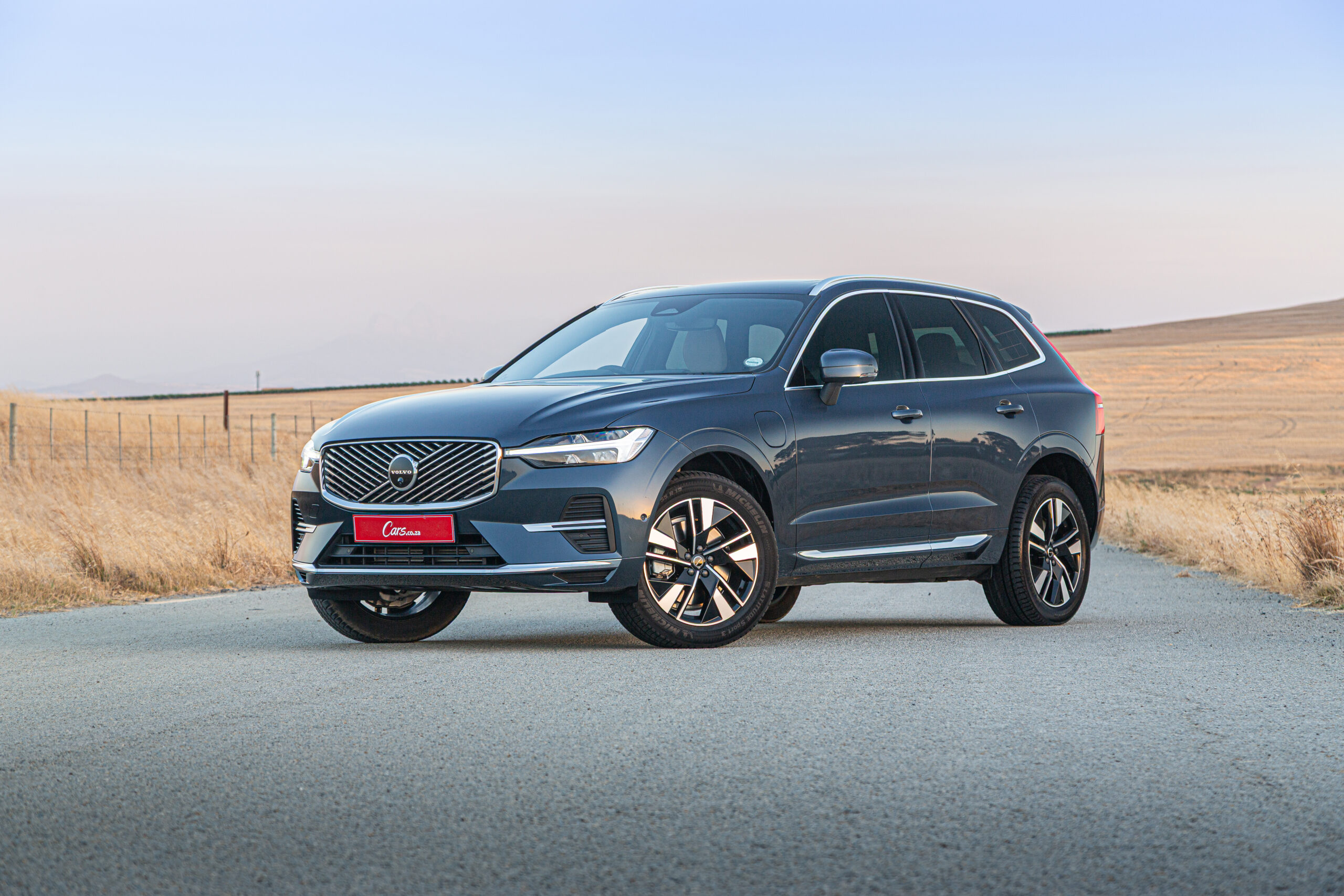 Volvo XC60 T8 PHEV front