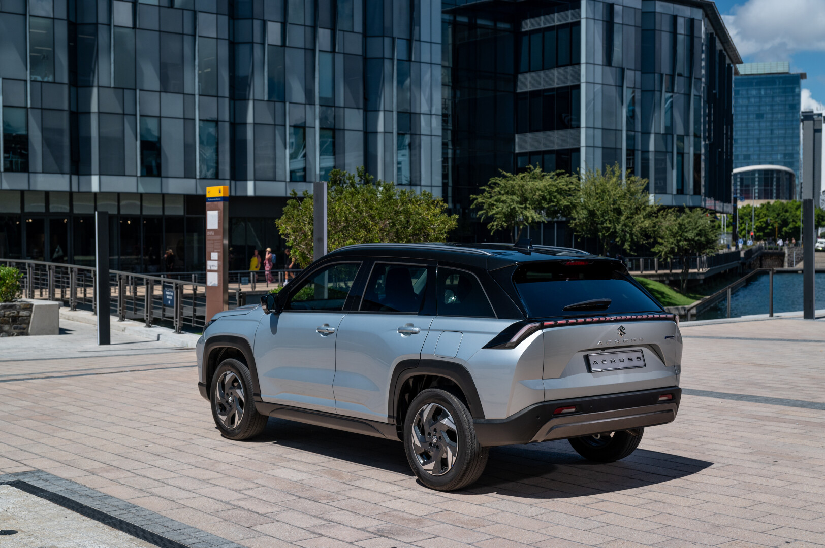 Suzuki Across rear design