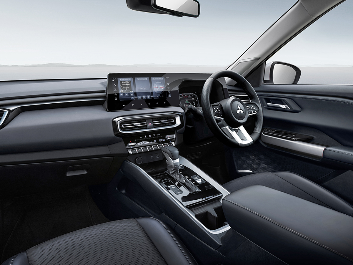 Mitsubishi Destinator cabin