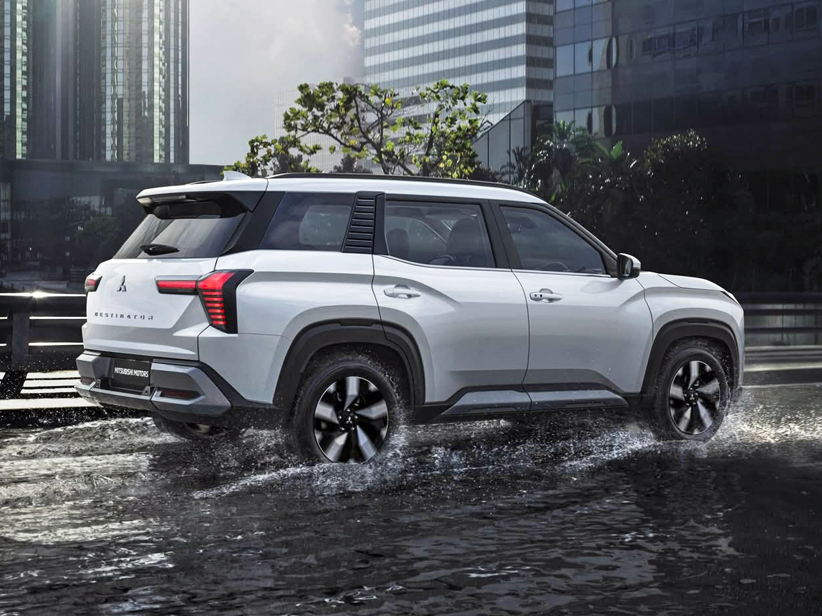 Mitsubishi Destinator water