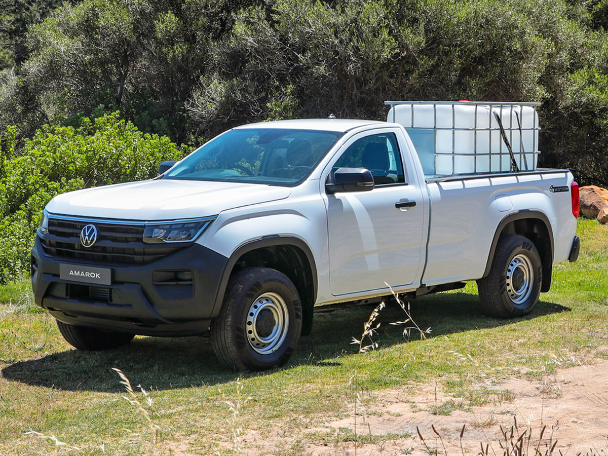 The only one on this list of single-cab bakkies with a manual gearbox