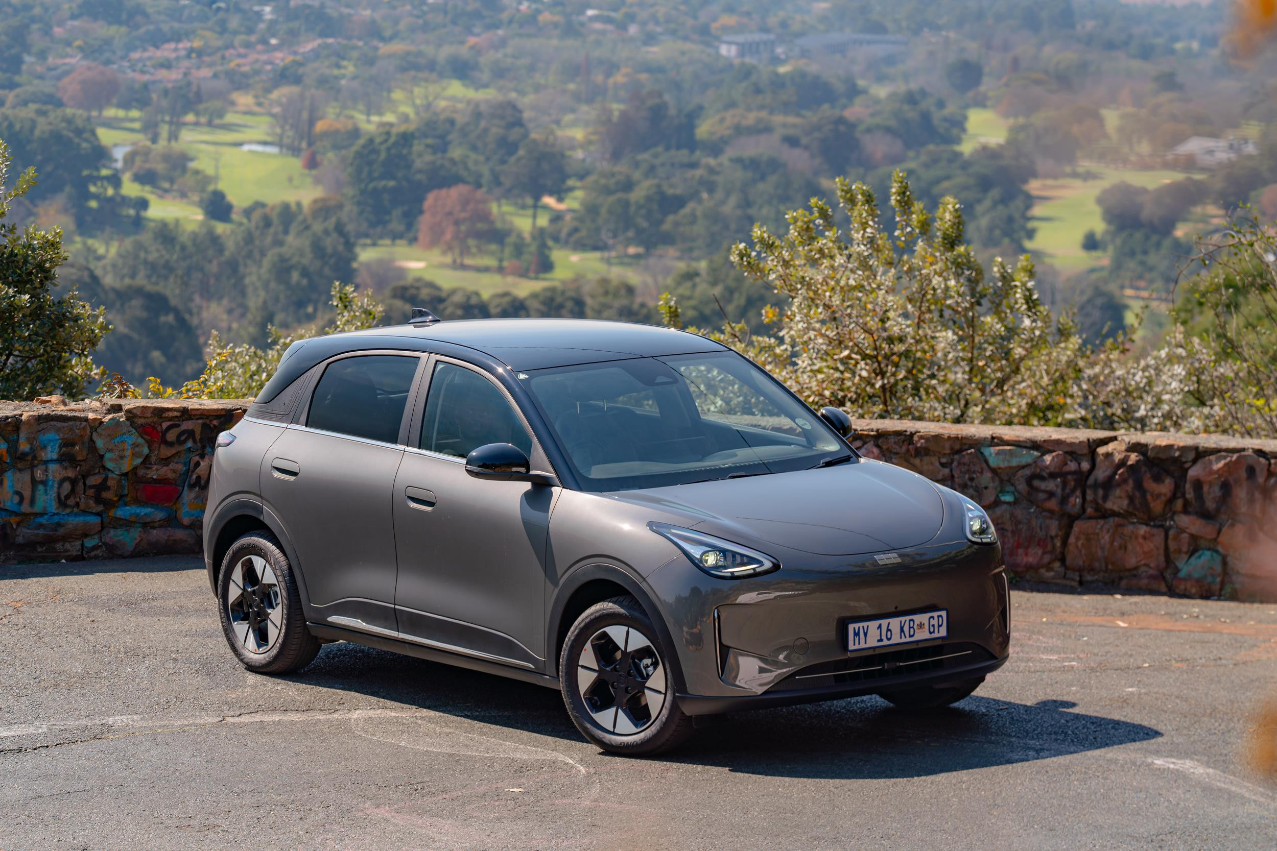 Geely E2 exterior
