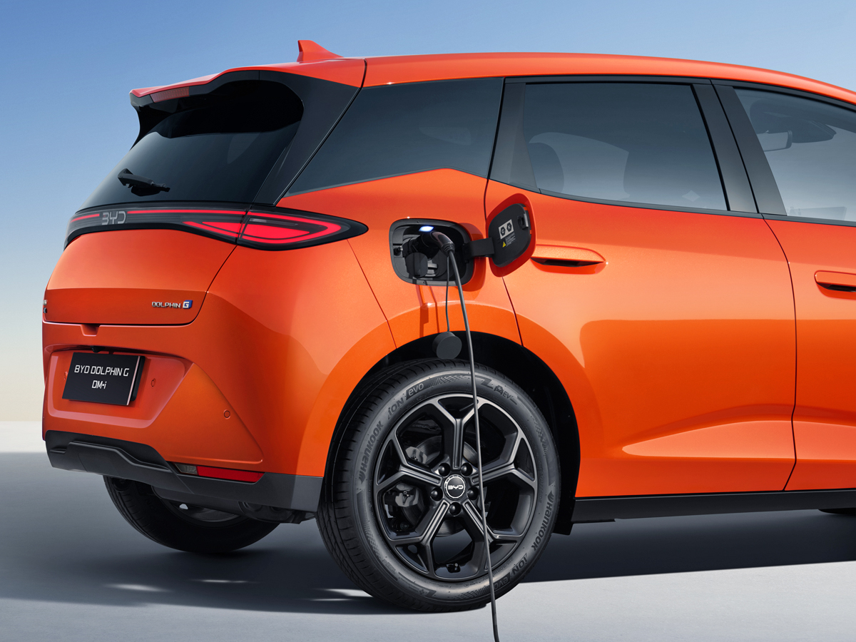 BYD Dolphin G DM-i charging