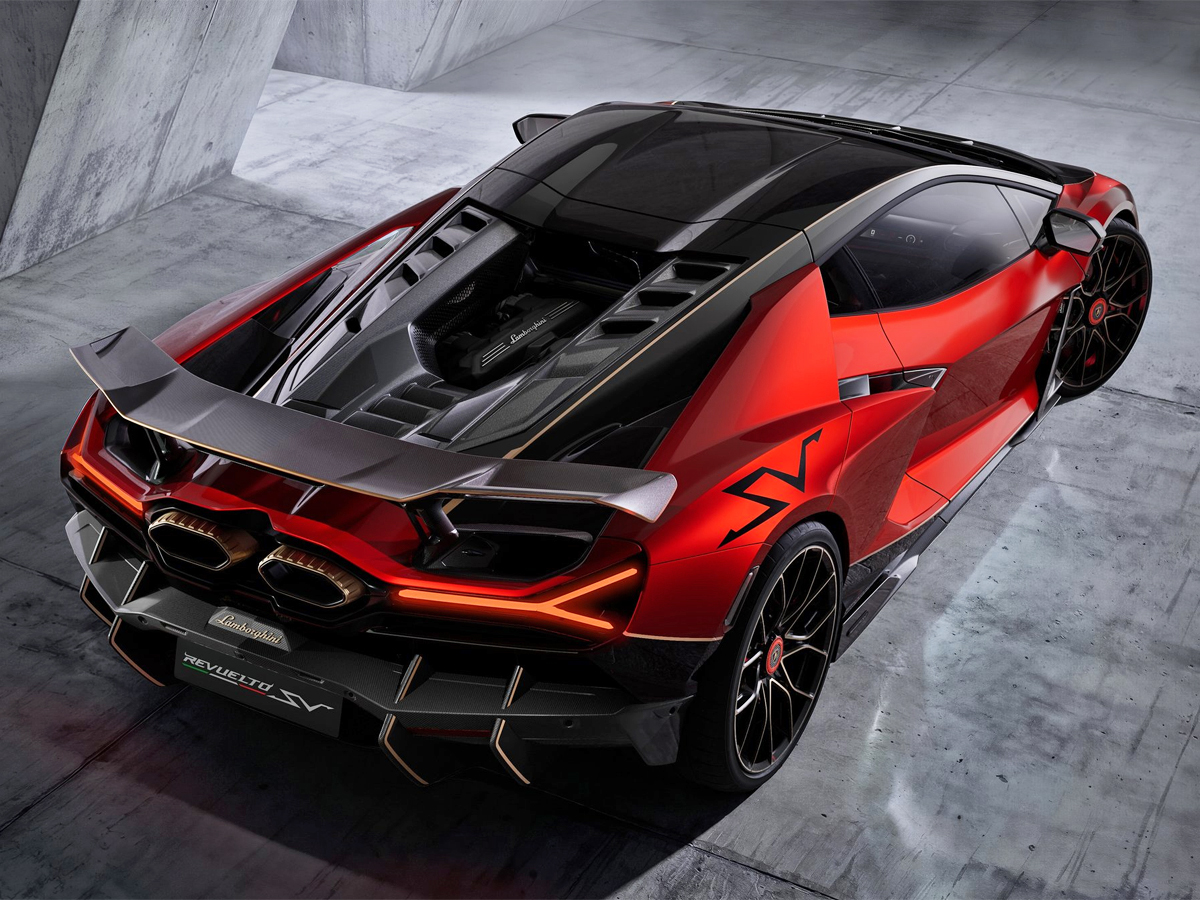 Lamborghini Revuelto SV